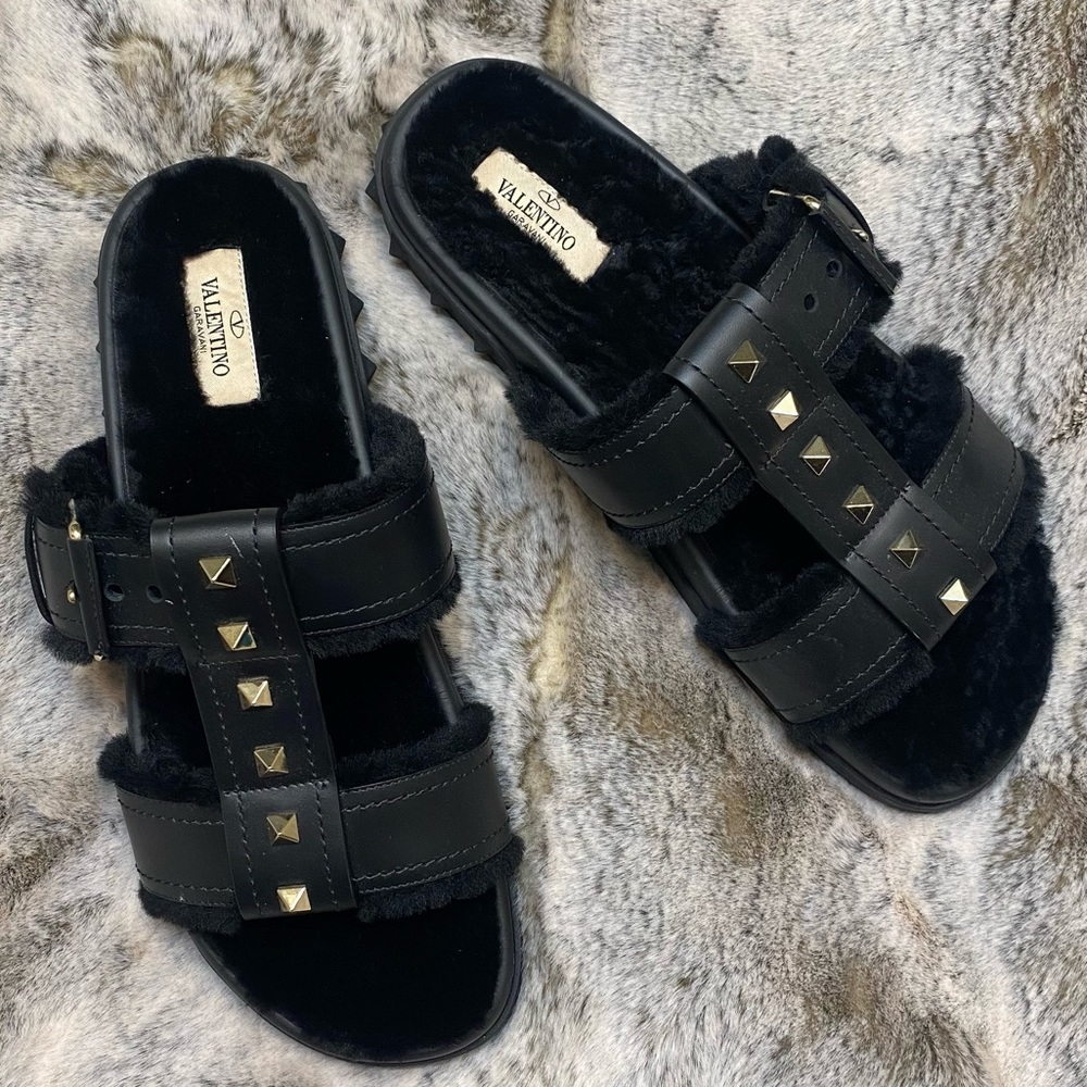 VALENTINO Rockstud Shearling Sandals Black Size 39 NWOB